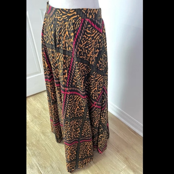 🇨🇦 Vintage ’90s A-Line Maxi Skirt – Red, Brown & Caramel Abstract on Black - Picture 2 of 16